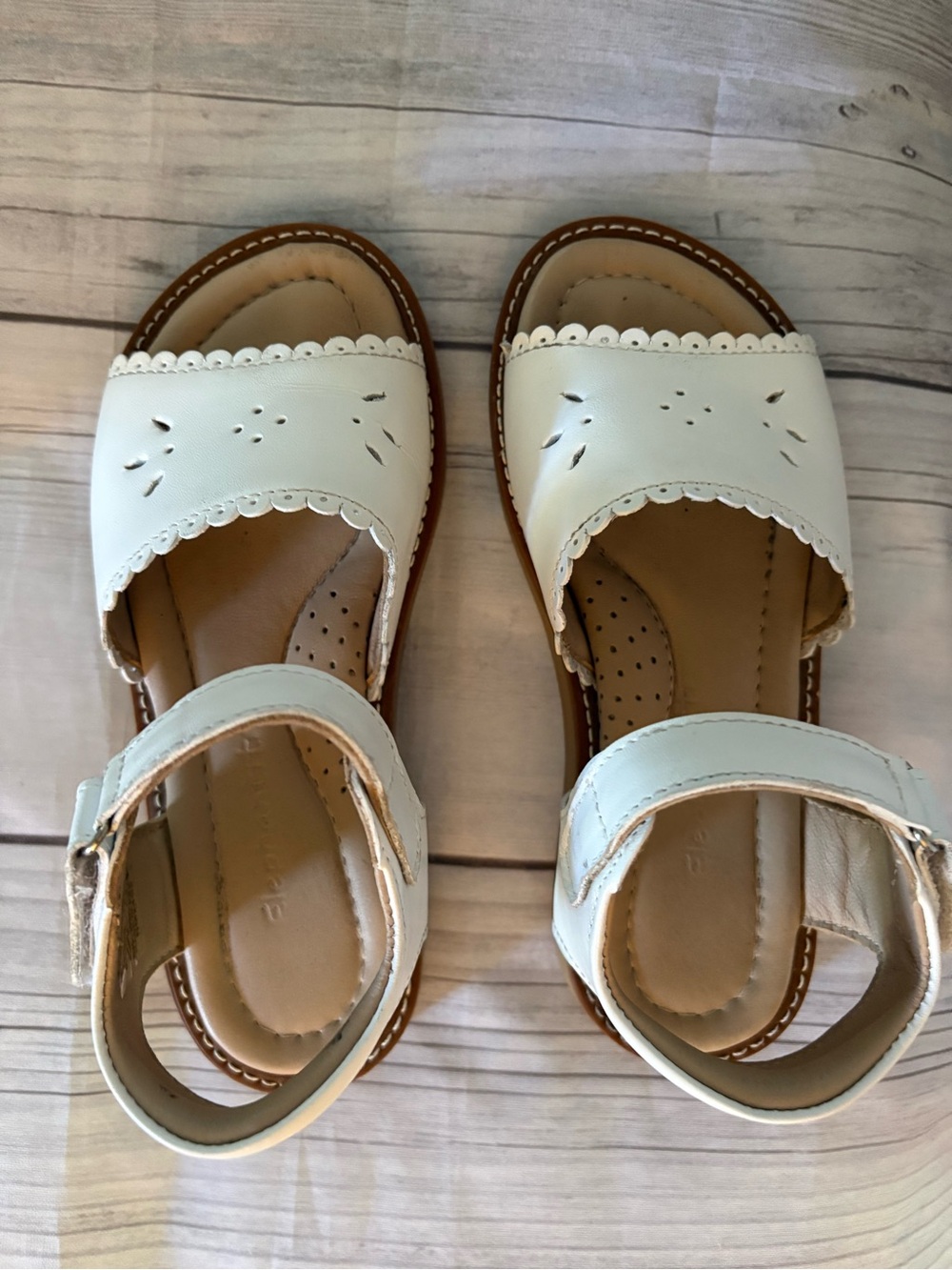 Elephantito White Scalloped Leather Sandals Girls Size 11 - Picture 4 of 9